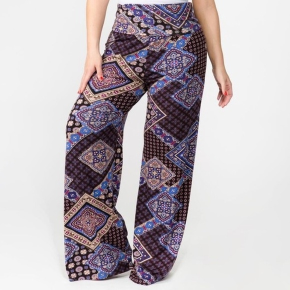 Casino Nights Flowy Wide Pants - Picture 2 of 3